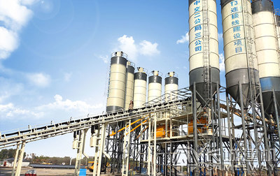 長城雙120攪拌站雪中展現(xiàn)颯爽英姿 見證蘭州機(jī)場項(xiàng)目建設(shè)